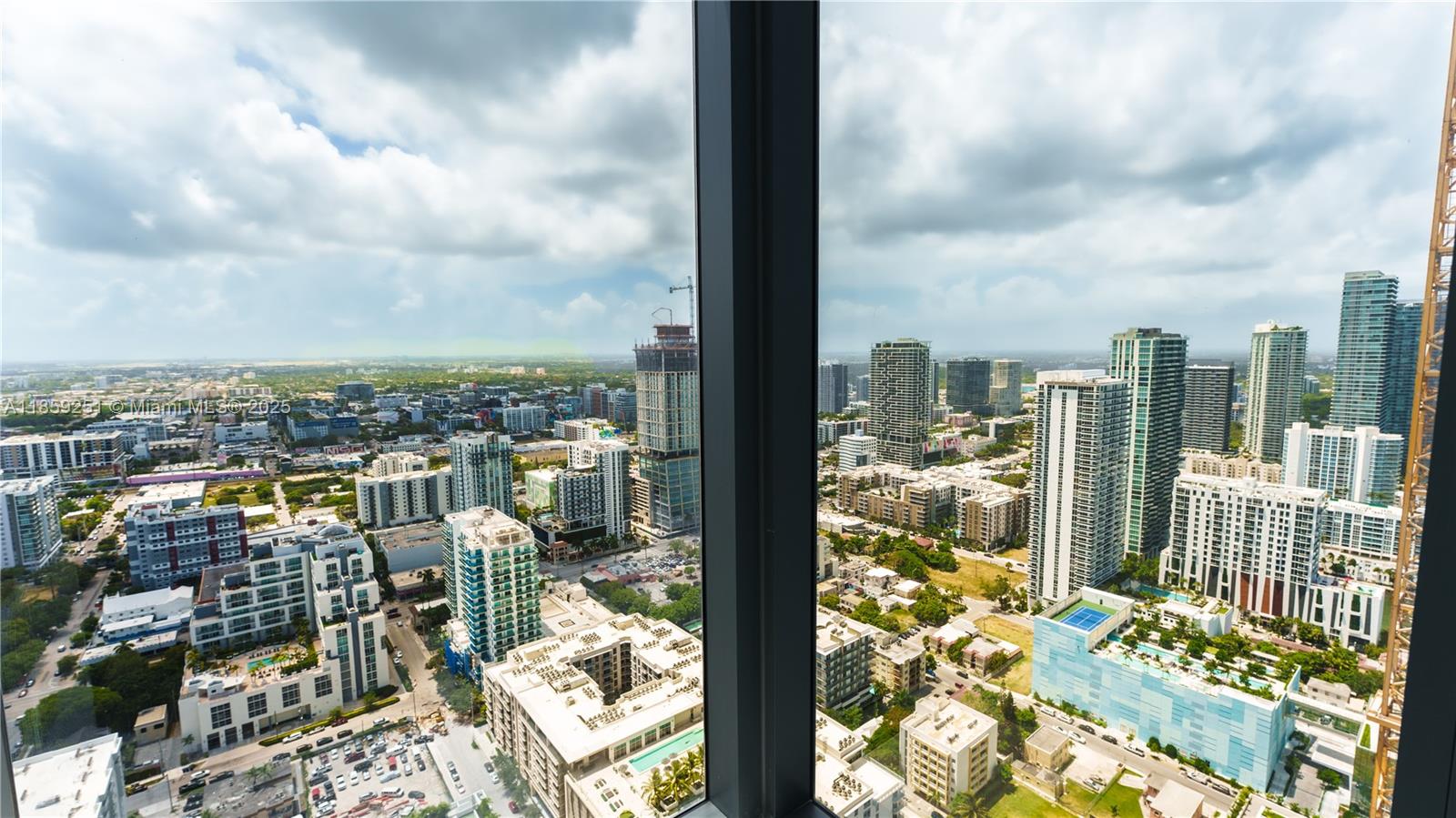 ARIA RESERVE SOUTH TOWER - Residential Lease