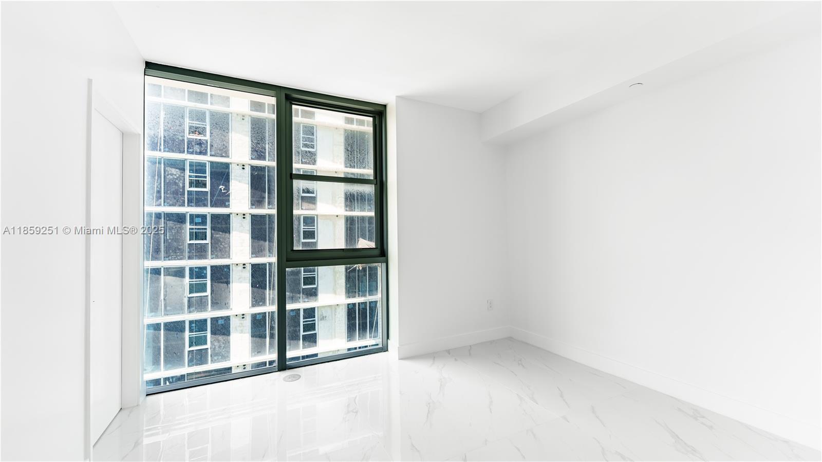 ARIA RESERVE SOUTH TOWER - Residential Lease