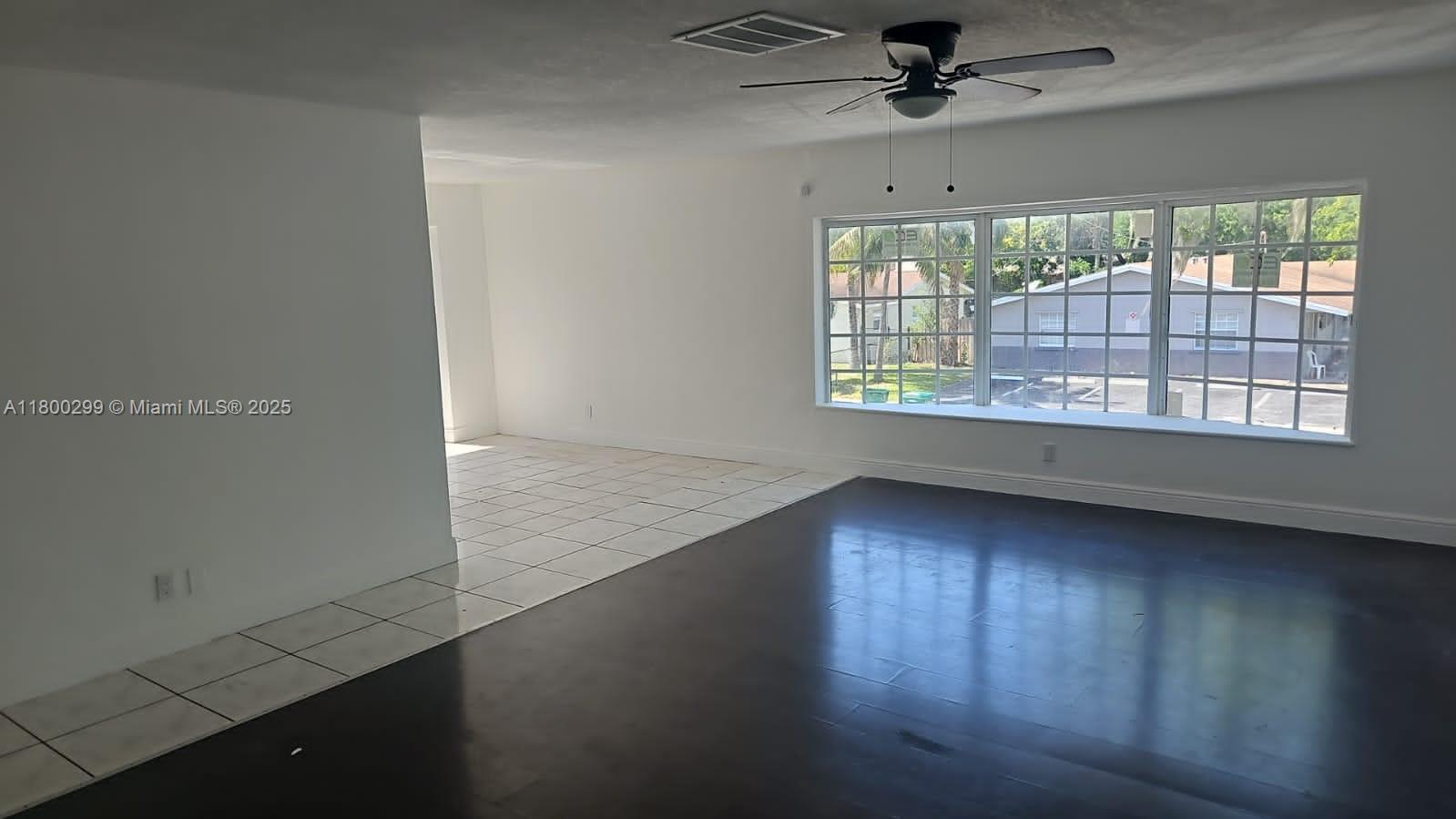 5300 Nw 18th Ct 4I, Lauderhill, Miami-Dade County, Florida - 3 Bedrooms  
2 Bathrooms - 