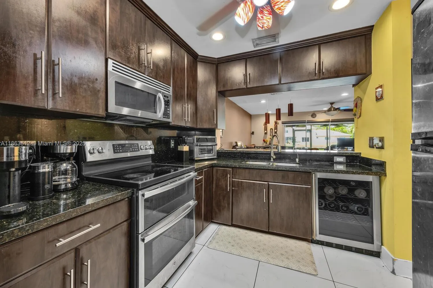 Pembroke Pines, Florida 33029, United States, 3 Bedrooms Bedrooms, ,3 BathroomsBathrooms,Residential,Active,197949