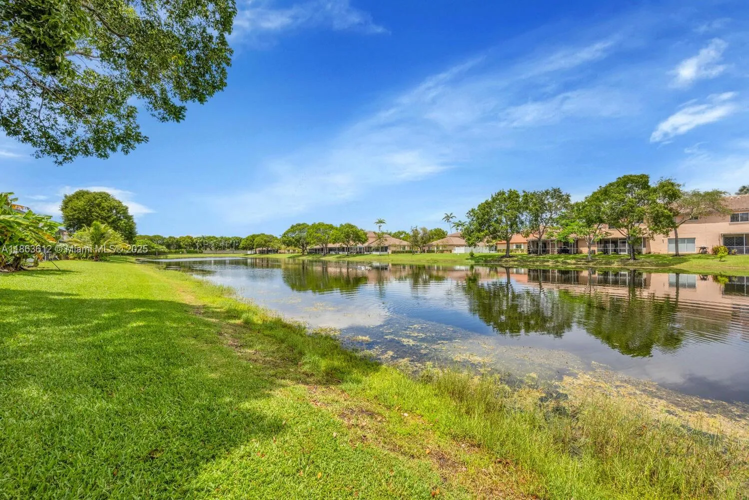Pembroke Pines, Florida 33029, United States, 3 Bedrooms Bedrooms, ,3 BathroomsBathrooms,Residential,Active,197949