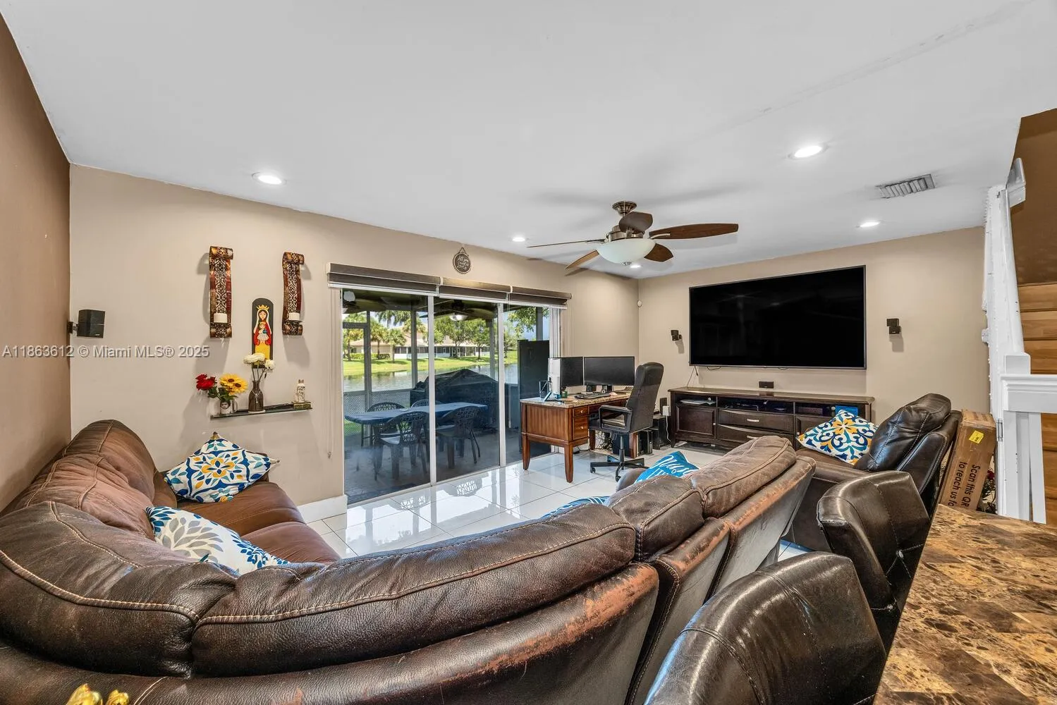 Pembroke Pines, Florida 33029, United States, 3 Bedrooms Bedrooms, ,3 BathroomsBathrooms,Residential,Active,197949