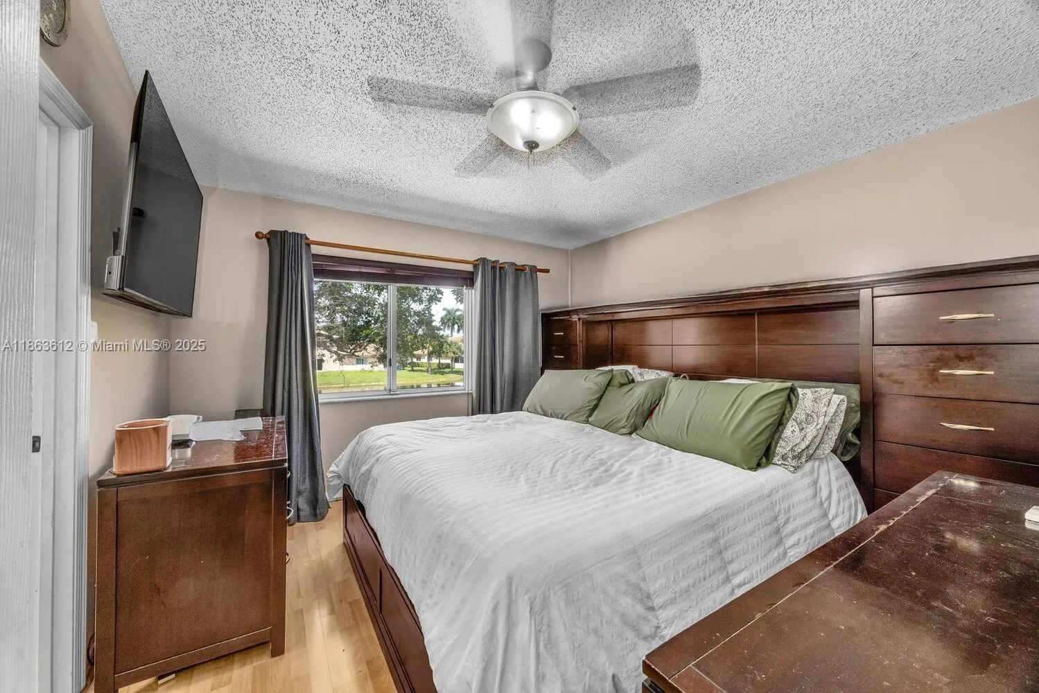 Pembroke Pines, Florida 33029, United States, 3 Bedrooms Bedrooms, ,3 BathroomsBathrooms,Residential,Active,197949