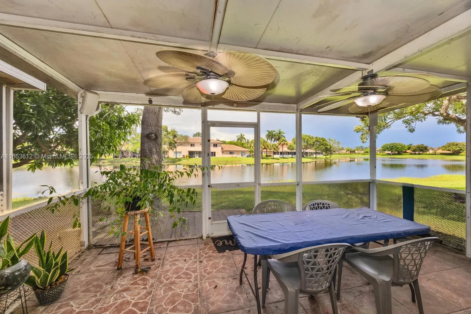 Pembroke Pines, Florida 33029, United States, 3 Bedrooms Bedrooms, ,3 BathroomsBathrooms,Residential,Active,197949