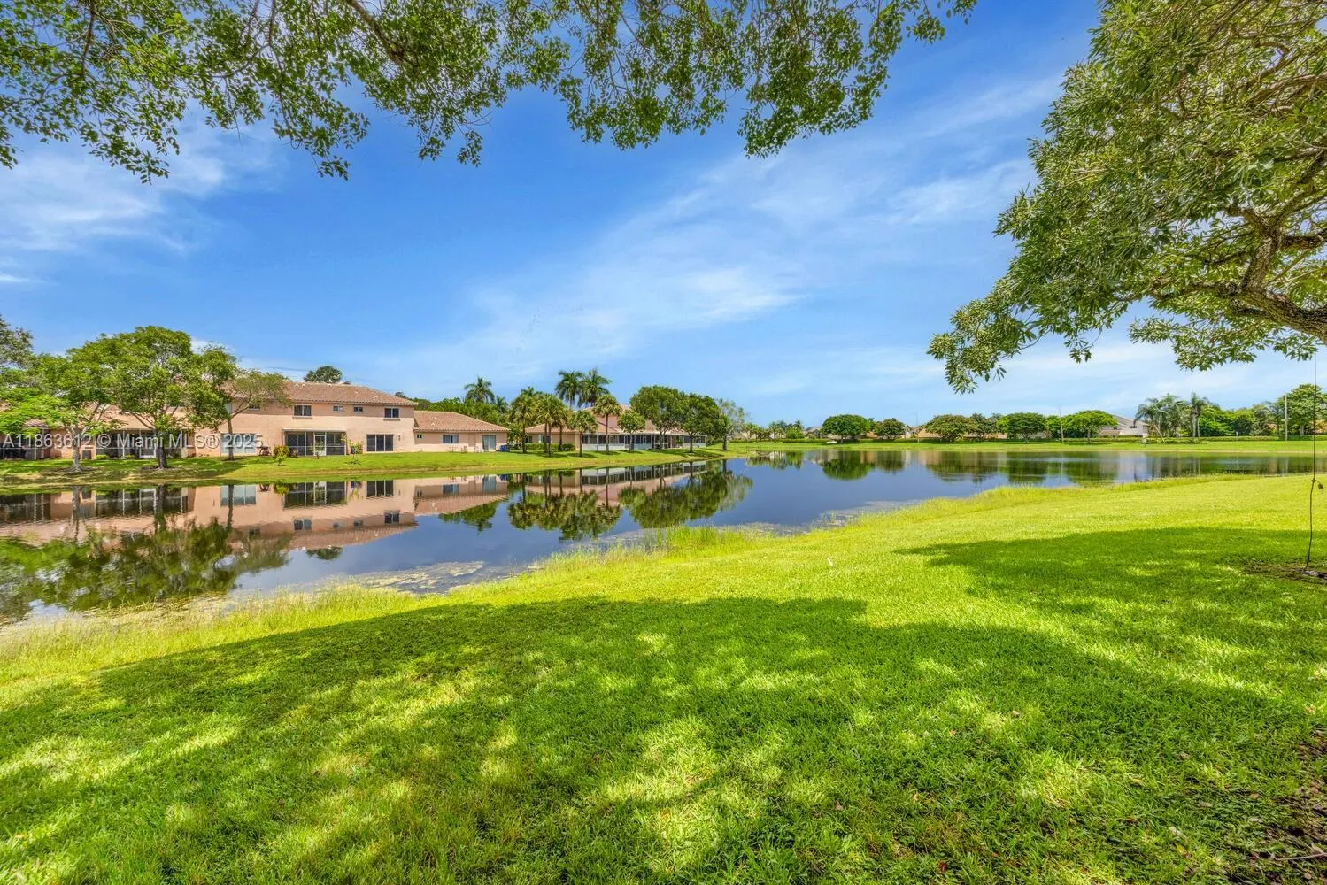 Pembroke Pines, Florida 33029, United States, 3 Bedrooms Bedrooms, ,3 BathroomsBathrooms,Residential,Active,197949
