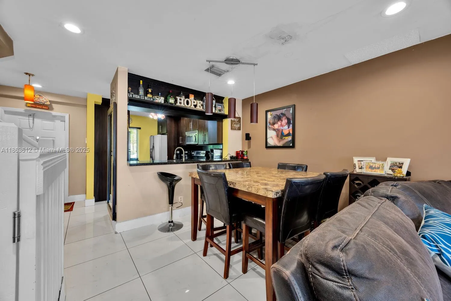 Pembroke Pines, Florida 33029, United States, 3 Bedrooms Bedrooms, ,3 BathroomsBathrooms,Residential,Active,197949