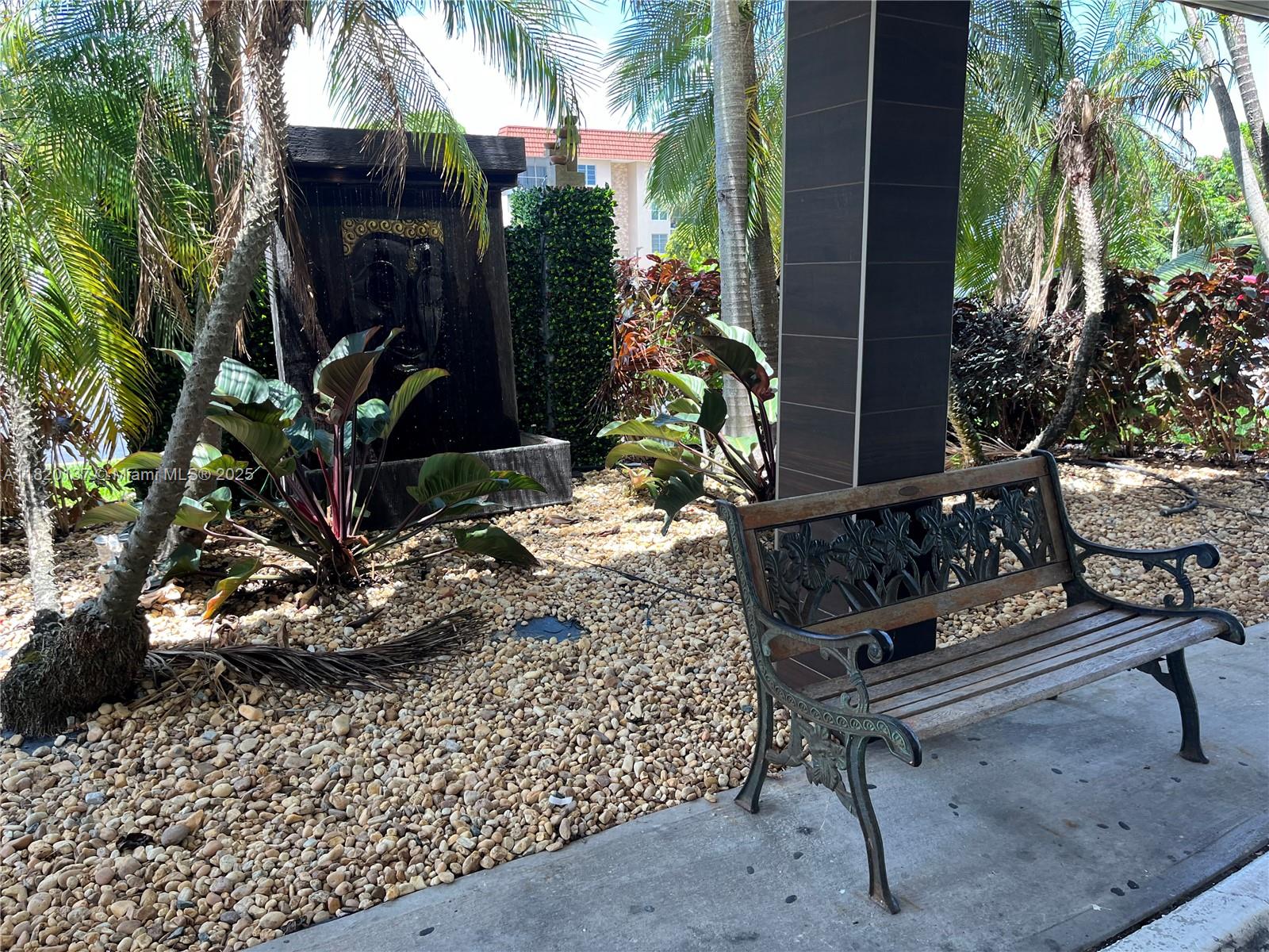 Rental Property at 4164 Inverrary Dr 807, Lauderhill, Miami-Dade County, Florida - Bedrooms: 1 
Bathrooms: 1  - $1,600 MO.