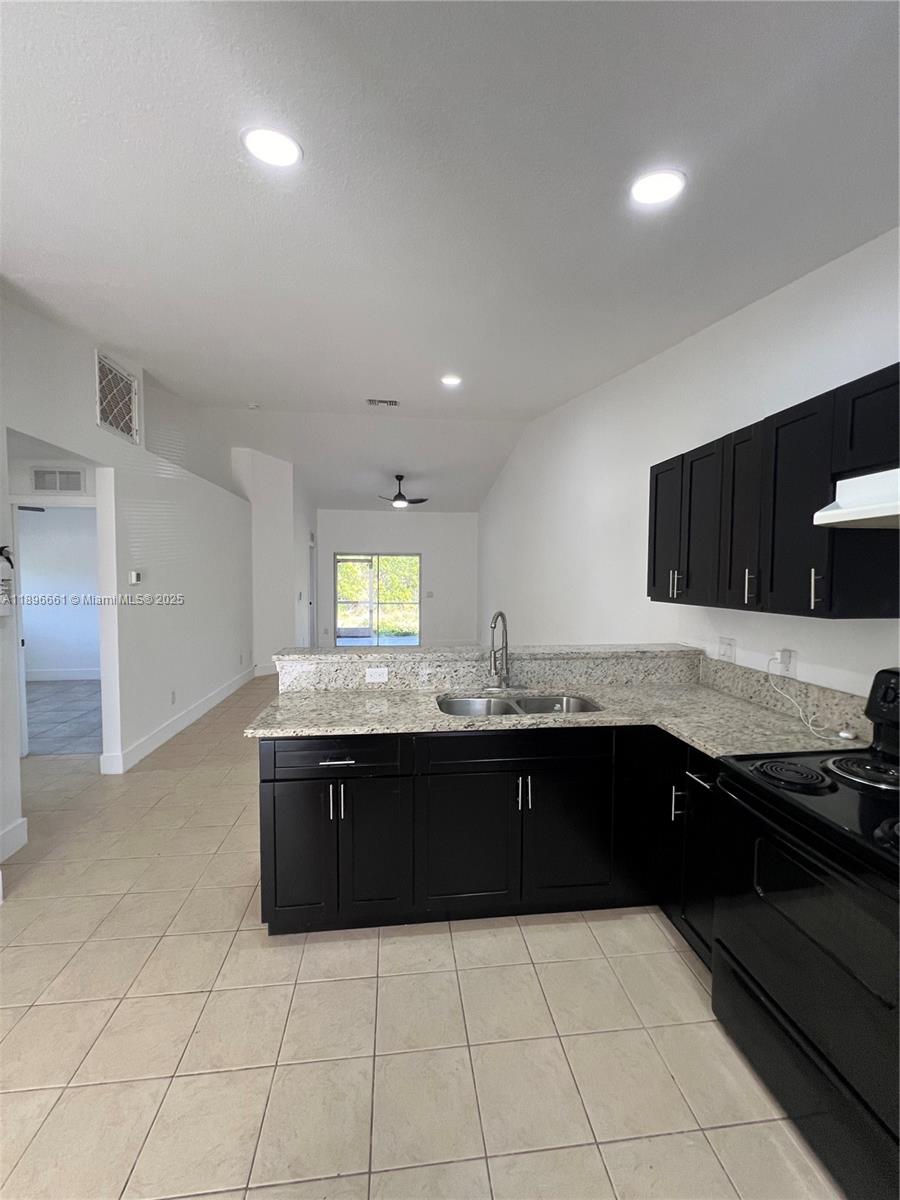 1412-1414 W 12th St