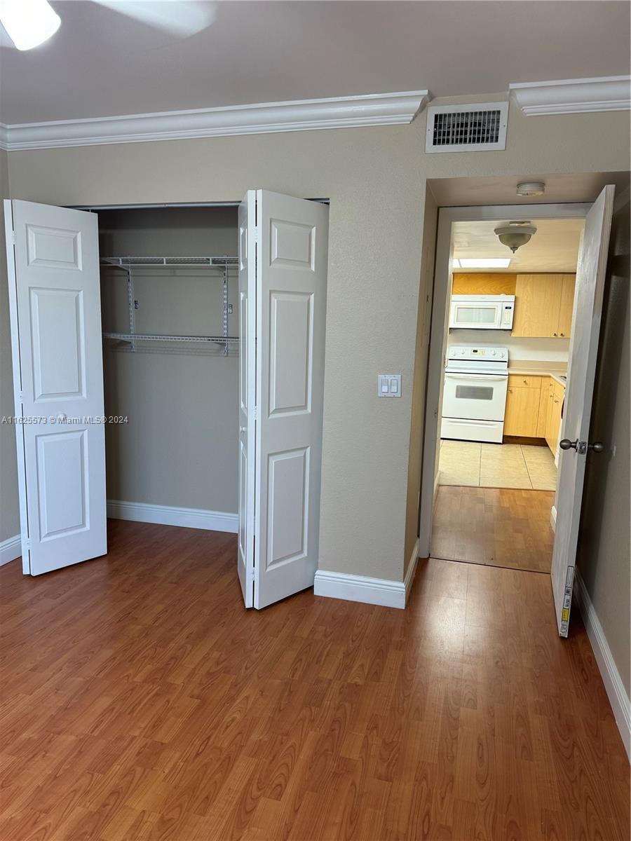 VISCONTI CONDO - Residential