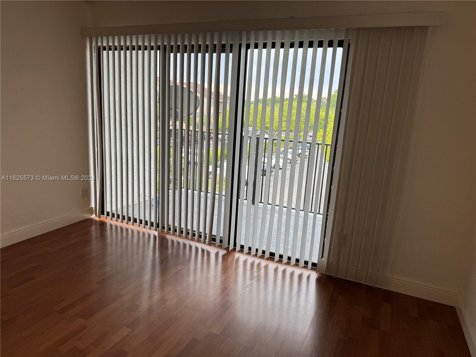 VISCONTI CONDO - Residential