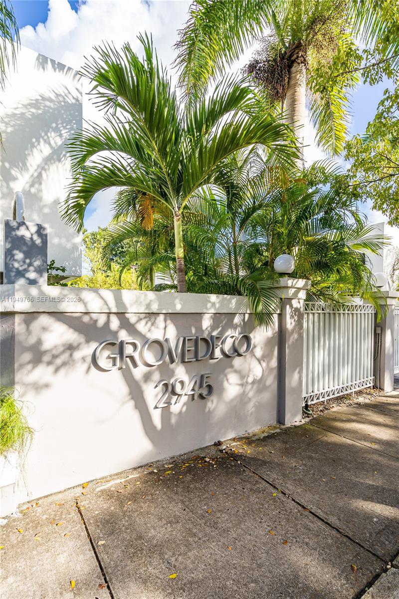 2945 Bridgeport Ave I