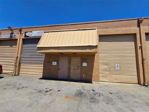 7909 NW 64th St 7909 Medley FL 33166