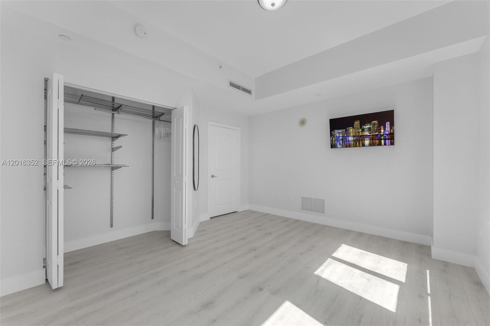 TOSCANO CONDO - Residential