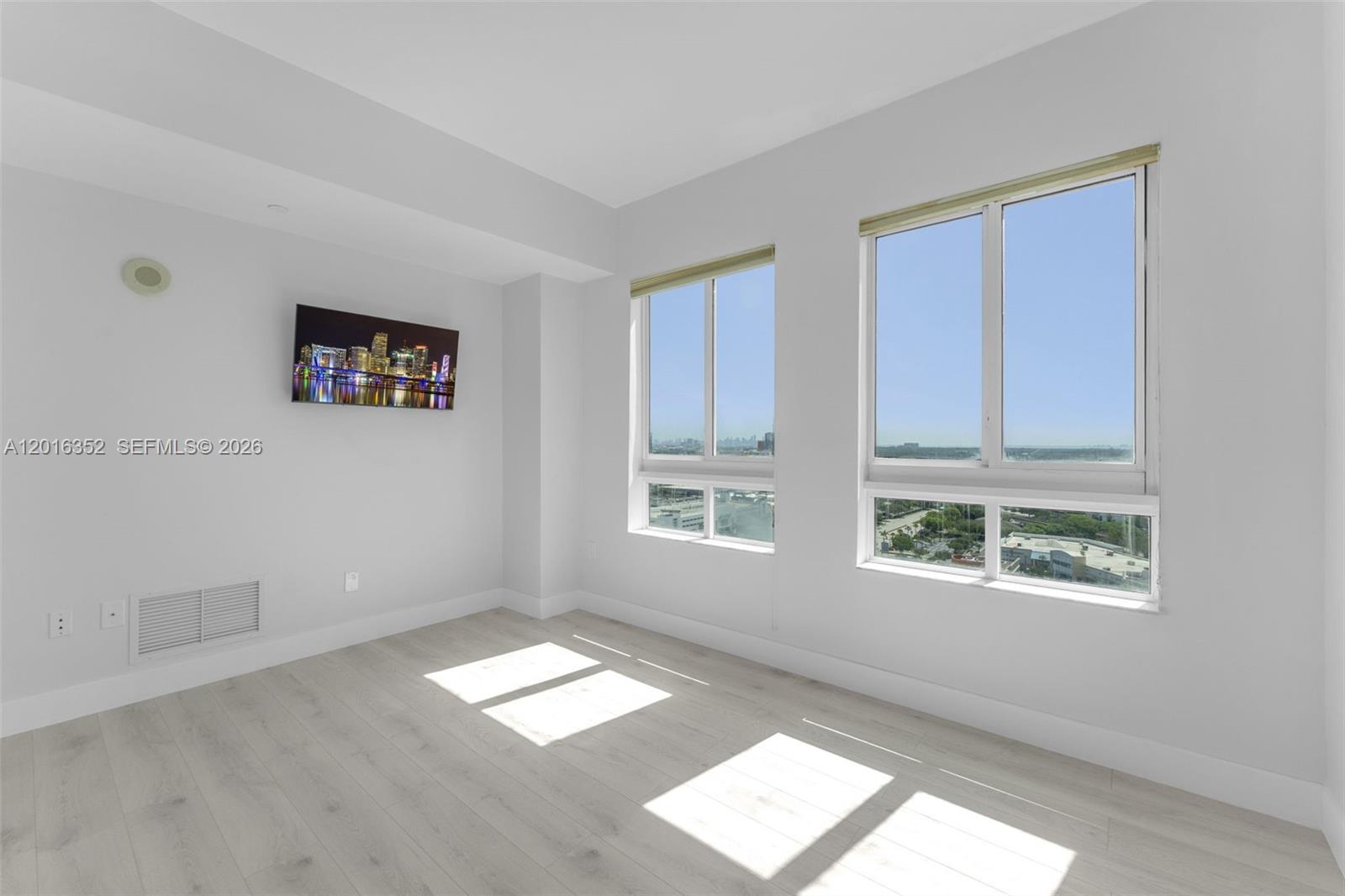TOSCANO CONDO - Residential