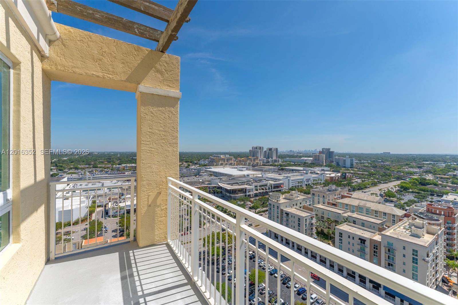 TOSCANO CONDO - Residential