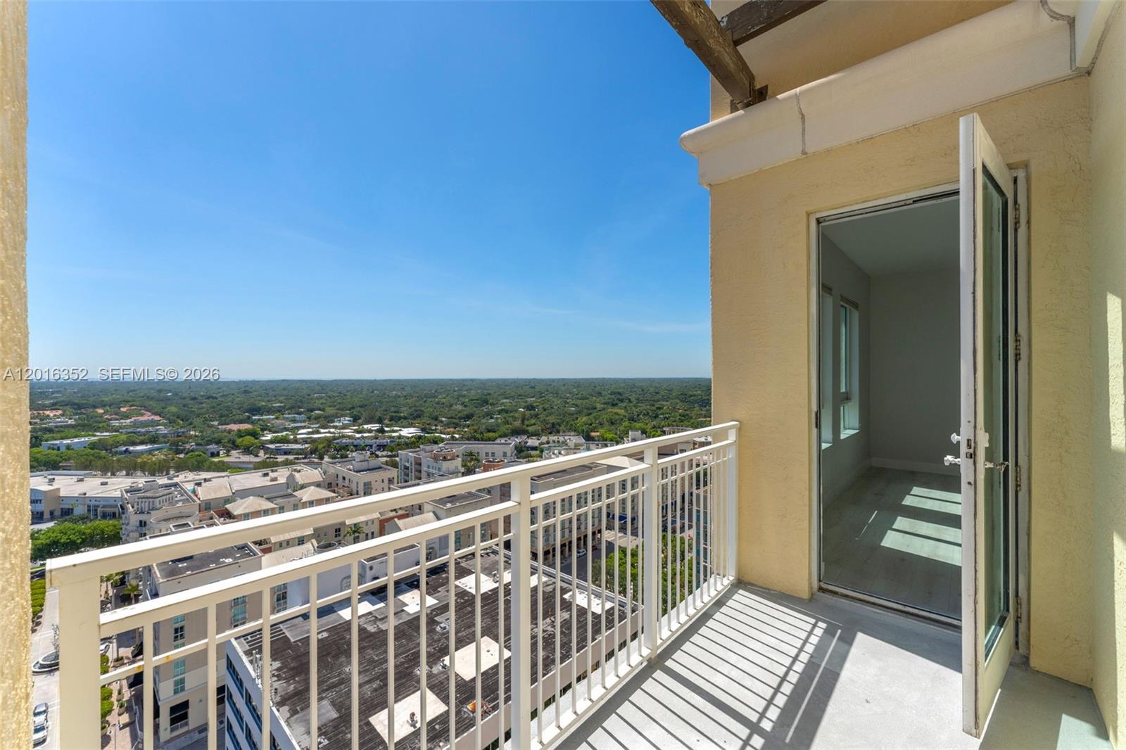 TOSCANO CONDO - Residential