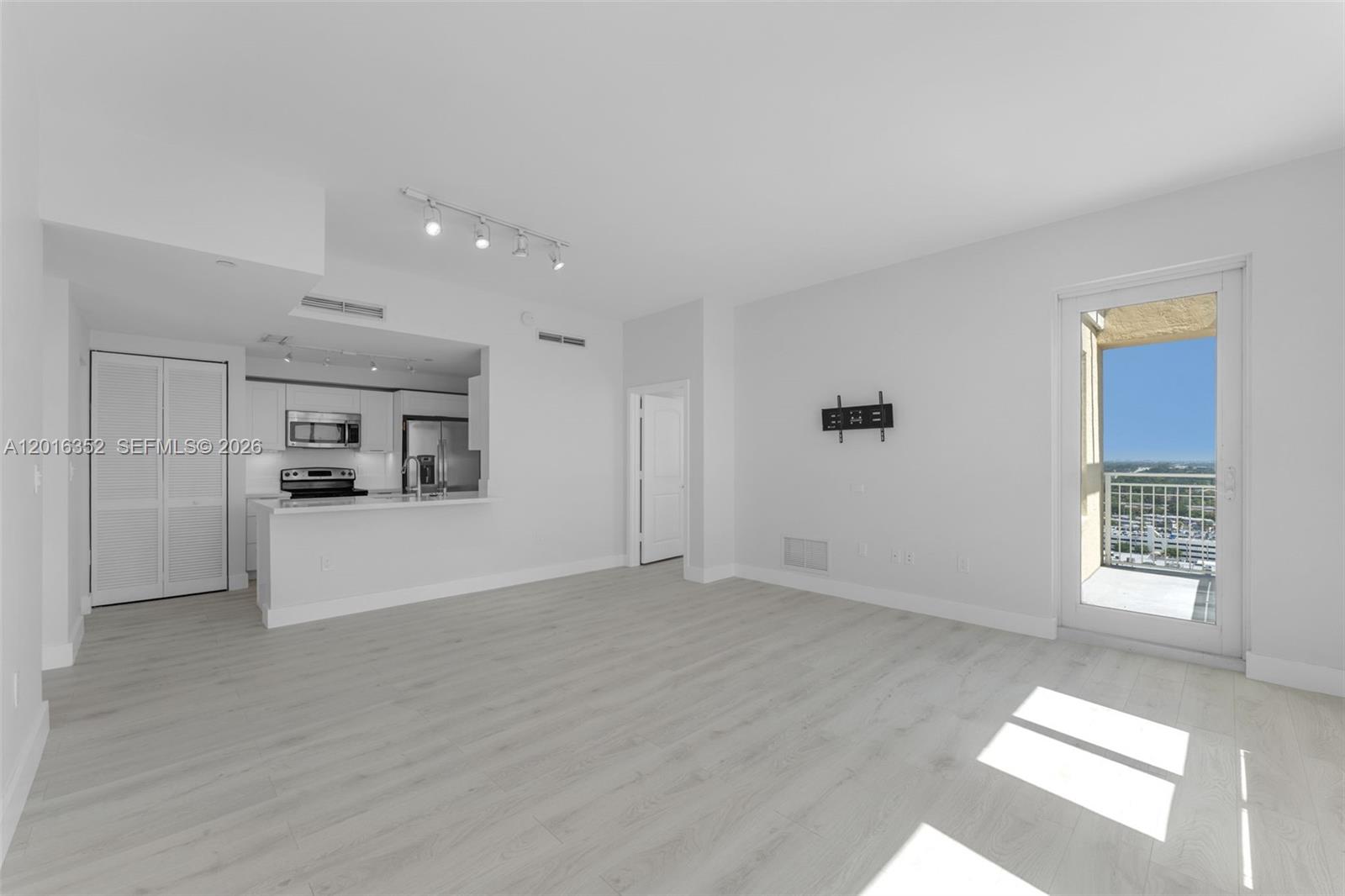 TOSCANO CONDO - Residential