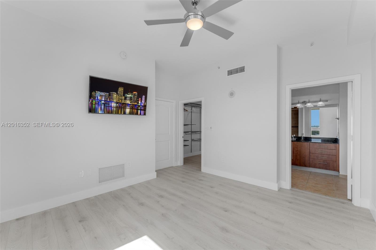 TOSCANO CONDO - Residential