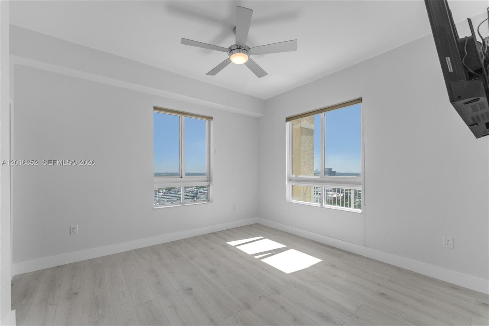 TOSCANO CONDO - Residential