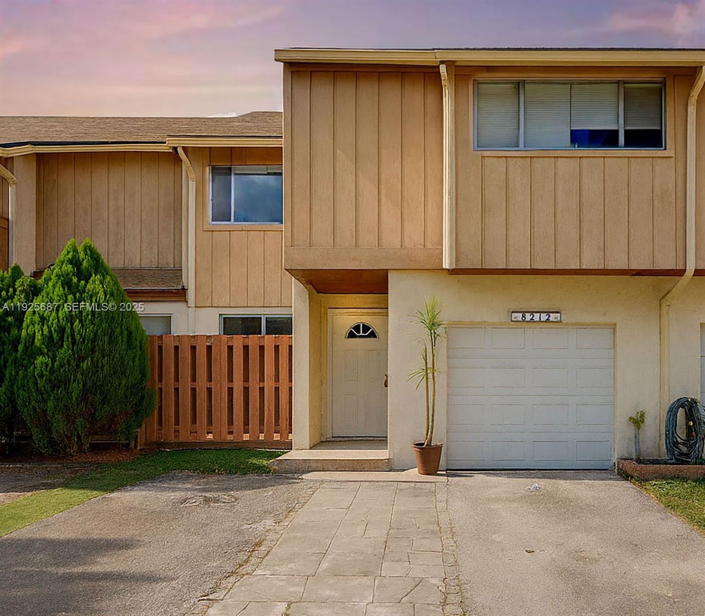 TOWNHOUSES AT JACARANDA C - Residential