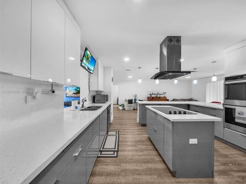 Tiny photo for 5100 NE 14th Ter, Fort Lauderdale, FL 33334 (MLS # A11976036)