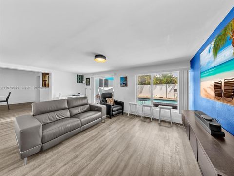 Tiny photo for 5100 NE 14th Ter, Fort Lauderdale, FL 33334 (MLS # A11976036)