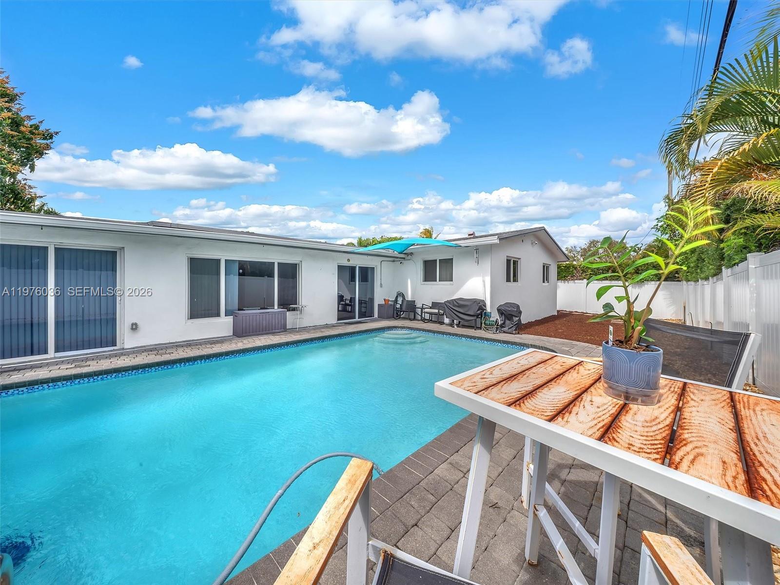 CORAL RIDGE ISLES - Residential