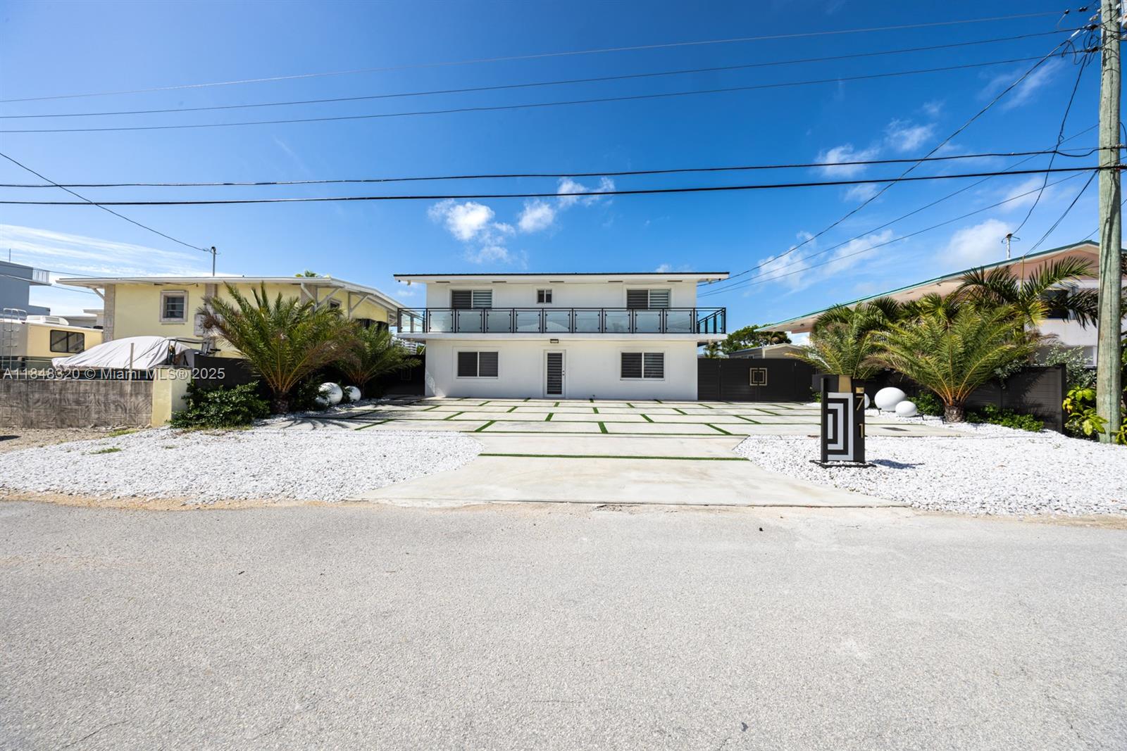 KEY LARGO BEACH - Residential