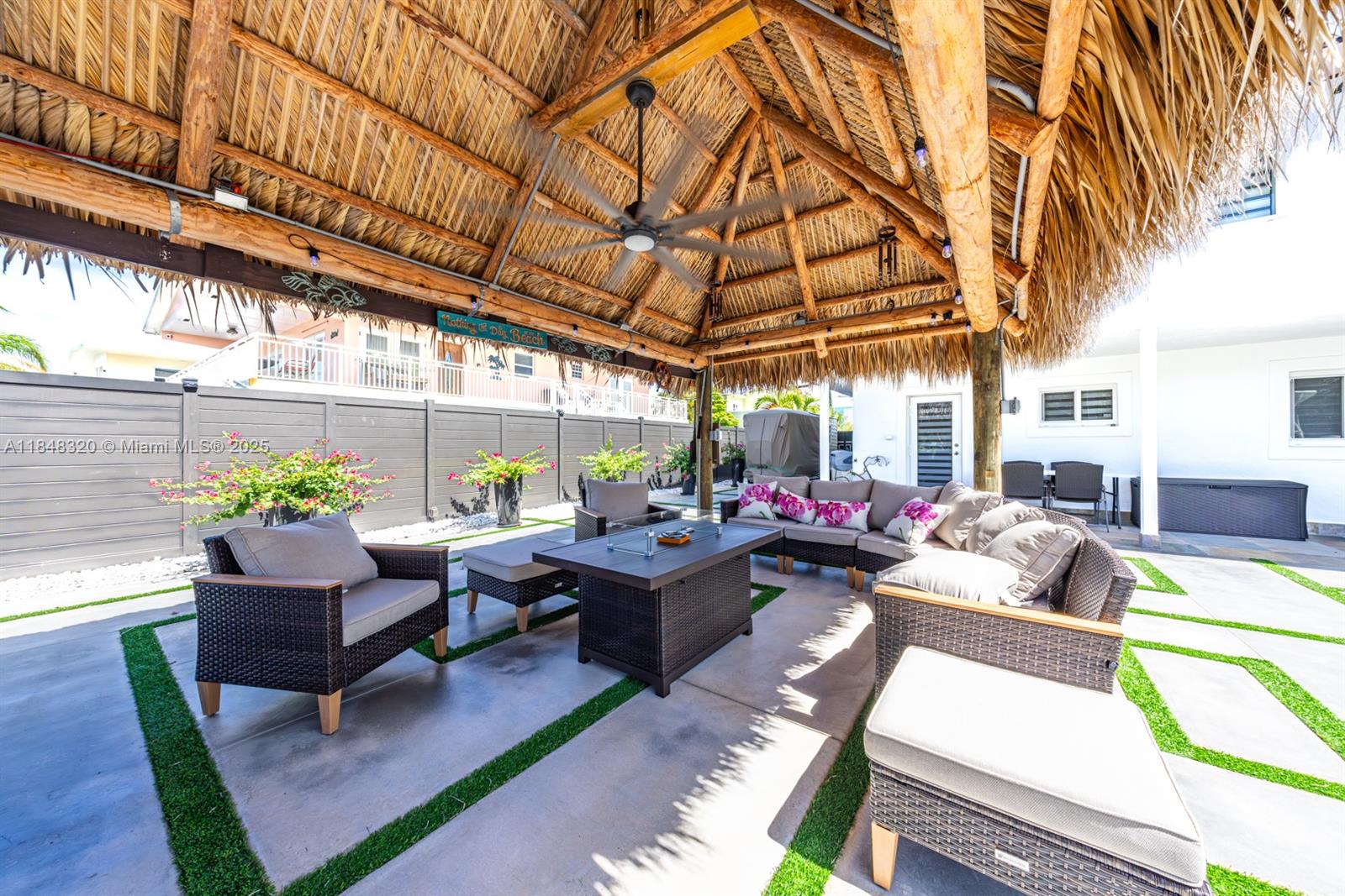 KEY LARGO BEACH - Residential