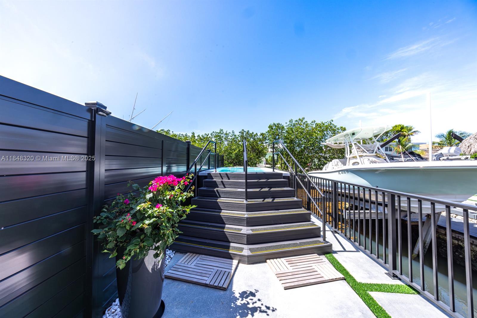 KEY LARGO BEACH - Residential