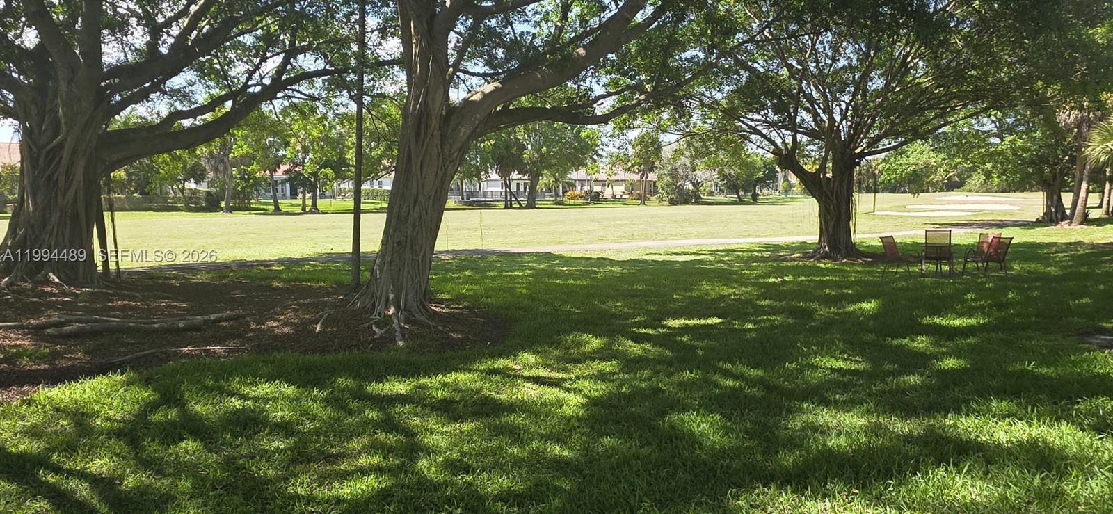 HOLLYWOOD LAKES COUNTRY C - Residential Lease