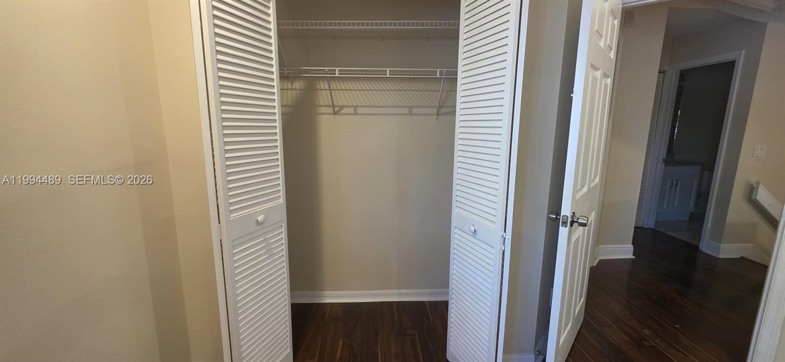 HOLLYWOOD LAKES COUNTRY C - Residential Lease