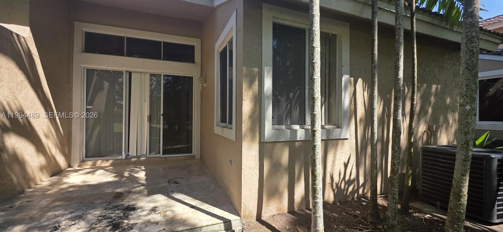 HOLLYWOOD LAKES COUNTRY C - Residential Lease