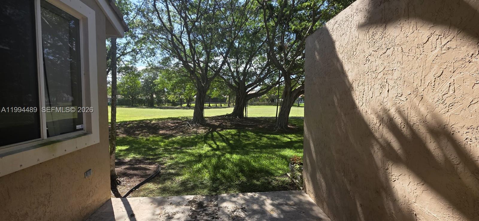 HOLLYWOOD LAKES COUNTRY C - Residential Lease