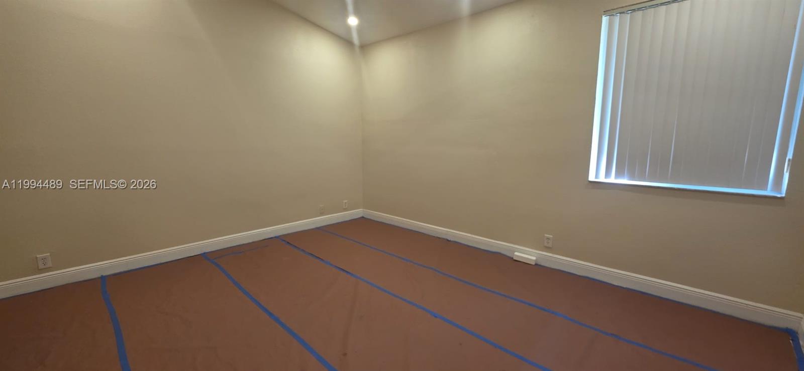 HOLLYWOOD LAKES COUNTRY C - Residential Lease