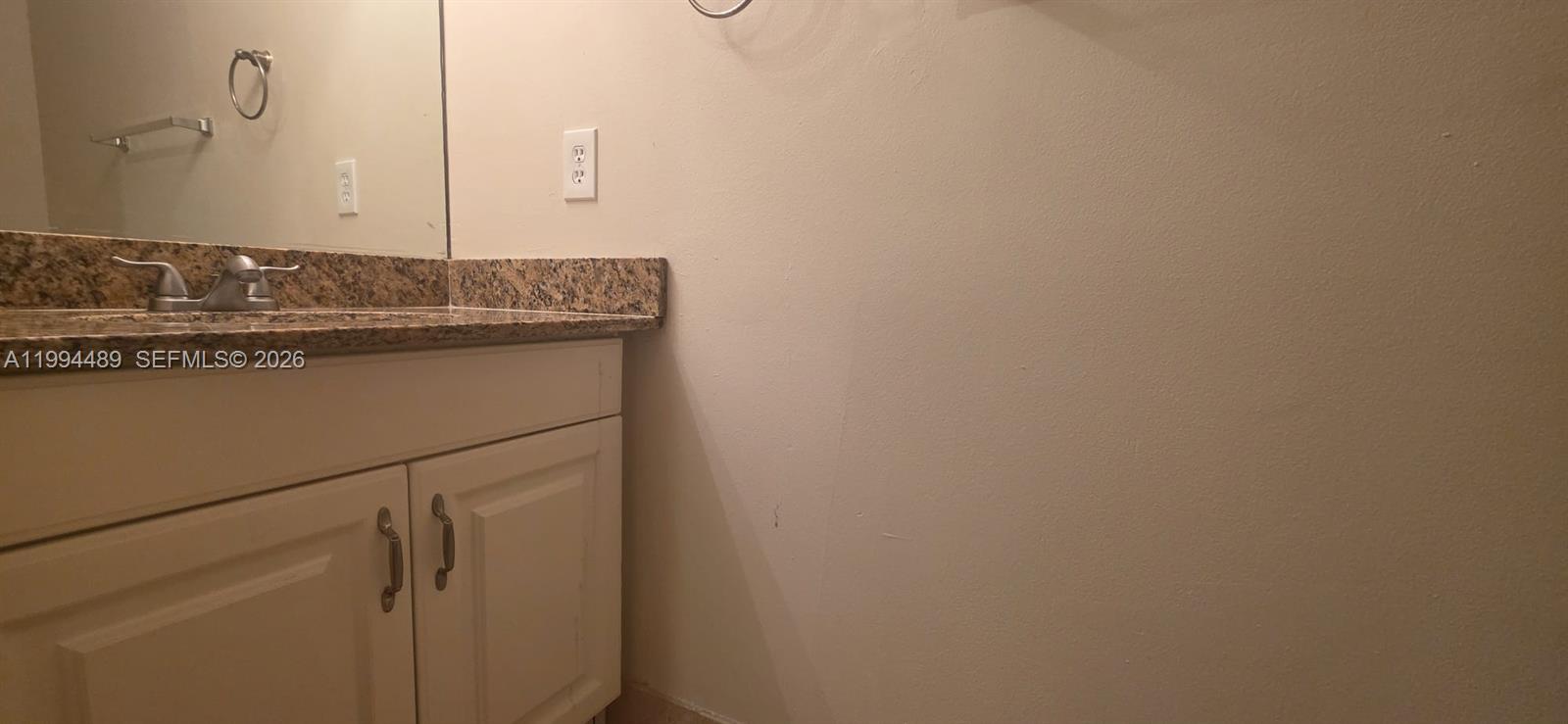 HOLLYWOOD LAKES COUNTRY C - Residential Lease