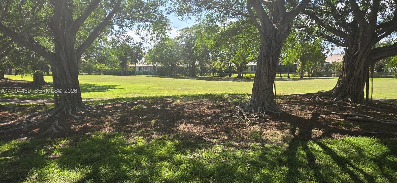 HOLLYWOOD LAKES COUNTRY C - Residential Lease