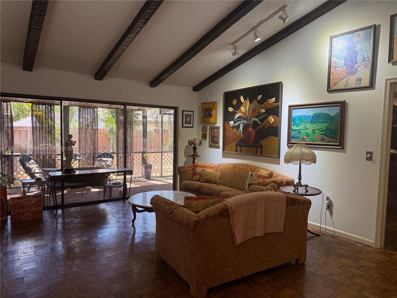 KINGS COURT WEST - Residential