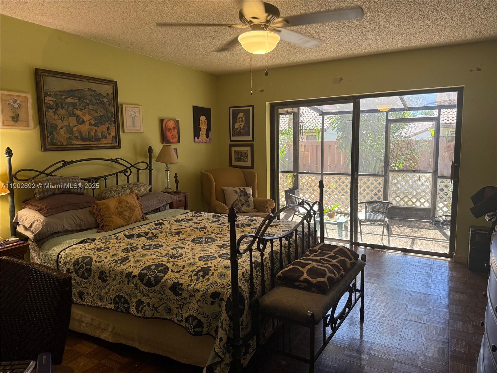 KINGS COURT WEST - Residential