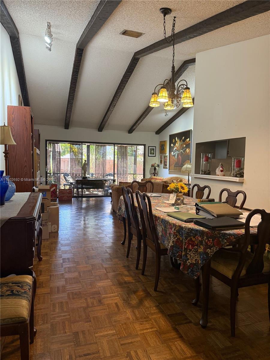 KINGS COURT WEST - Residential