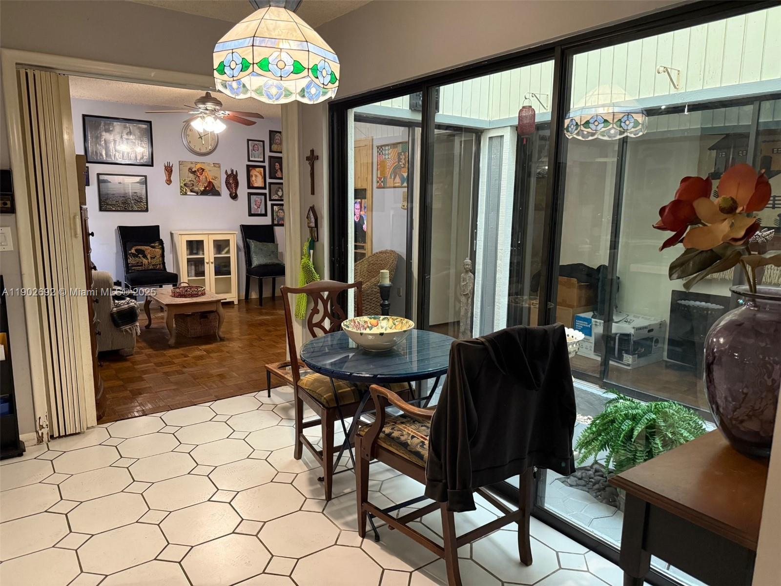 KINGS COURT WEST - Residential