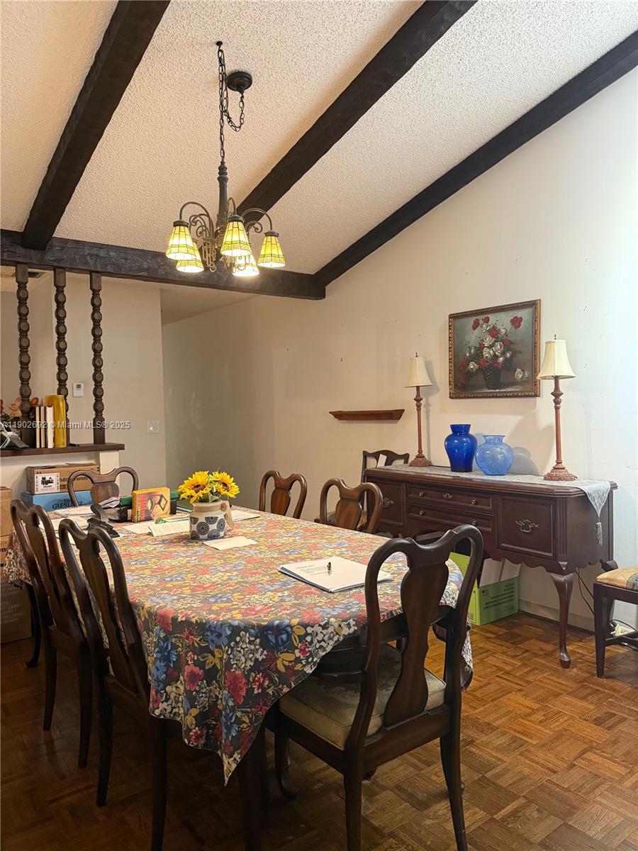 KINGS COURT WEST - Residential