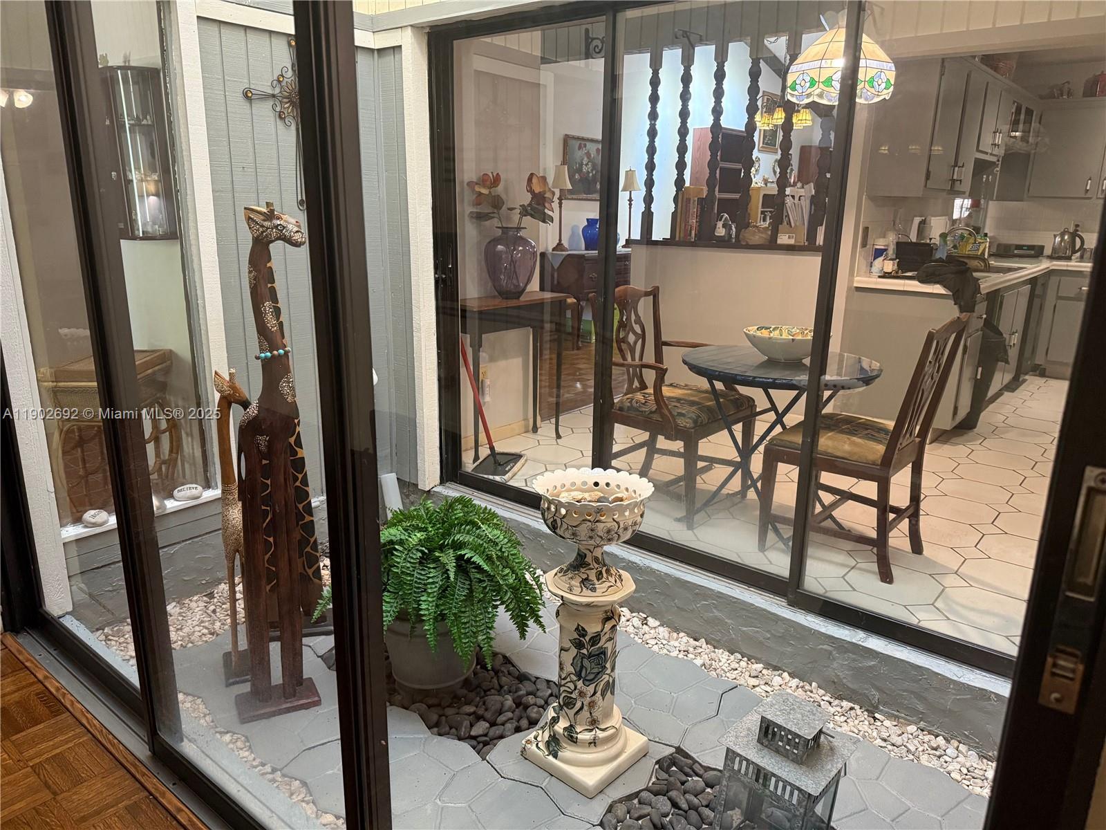 KINGS COURT WEST - Residential