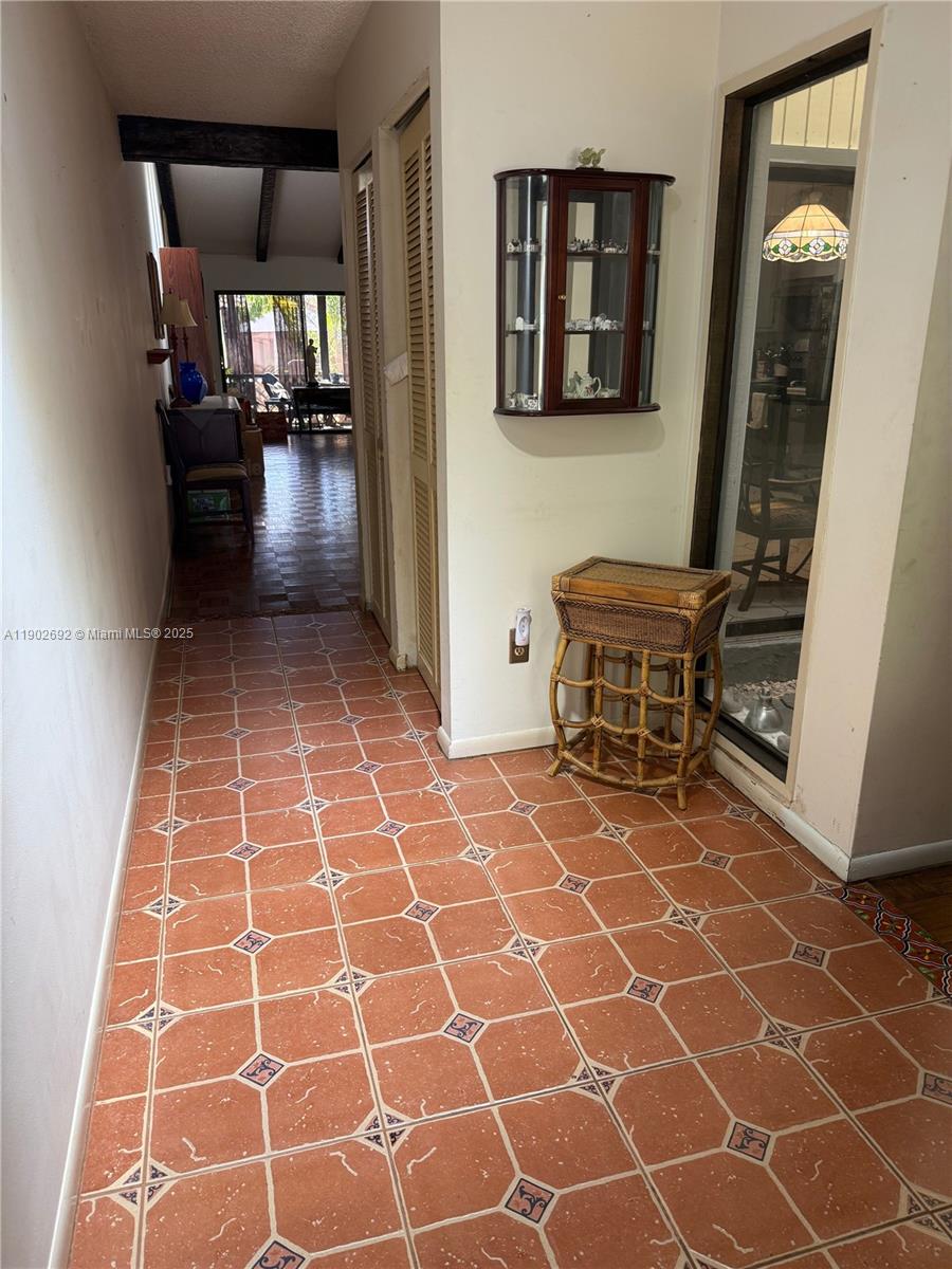 KINGS COURT WEST - Residential