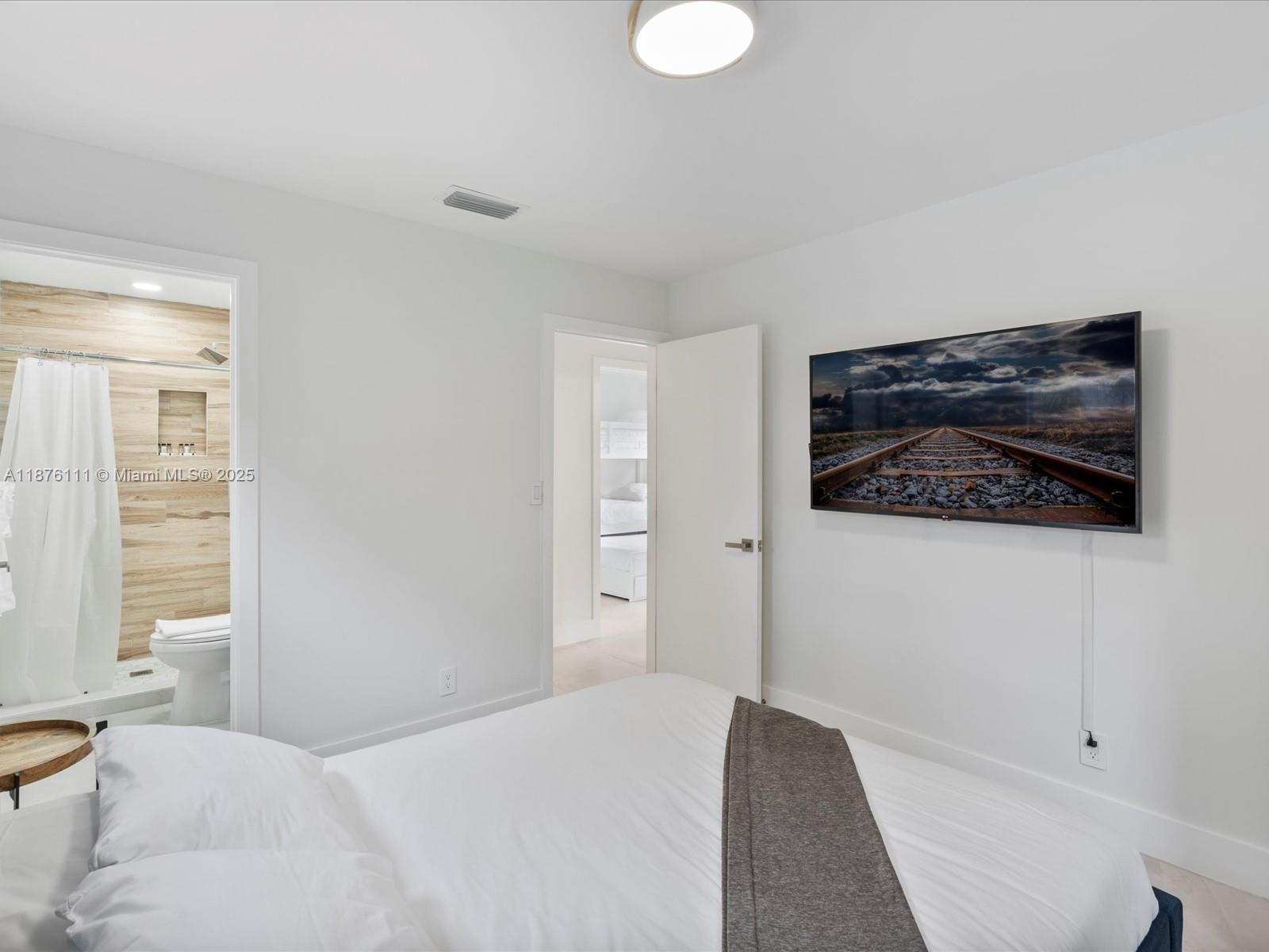 SILVER LAKE - Residential Lease