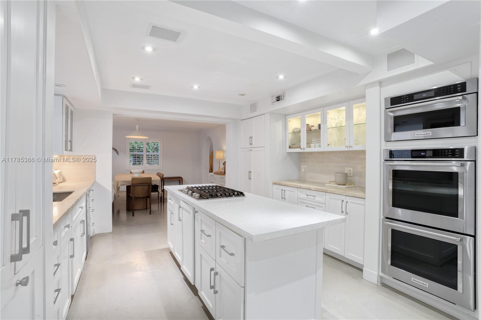 AMD PLAT OF SUNSET LAKE S - Residential Lease