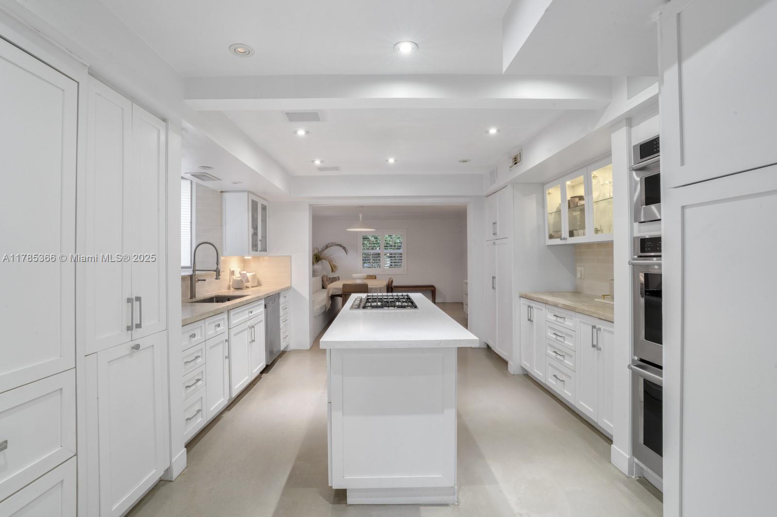 AMD PLAT OF SUNSET LAKE S - Residential Lease