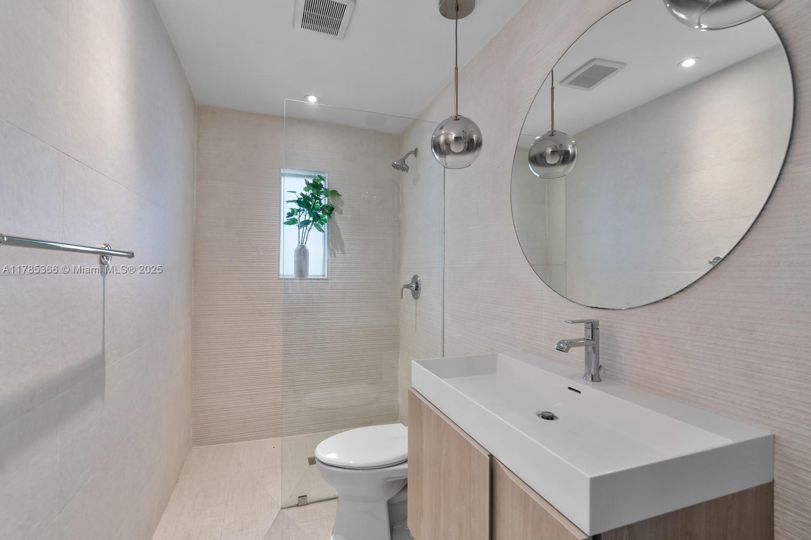 AMD PLAT OF SUNSET LAKE S - Residential Lease