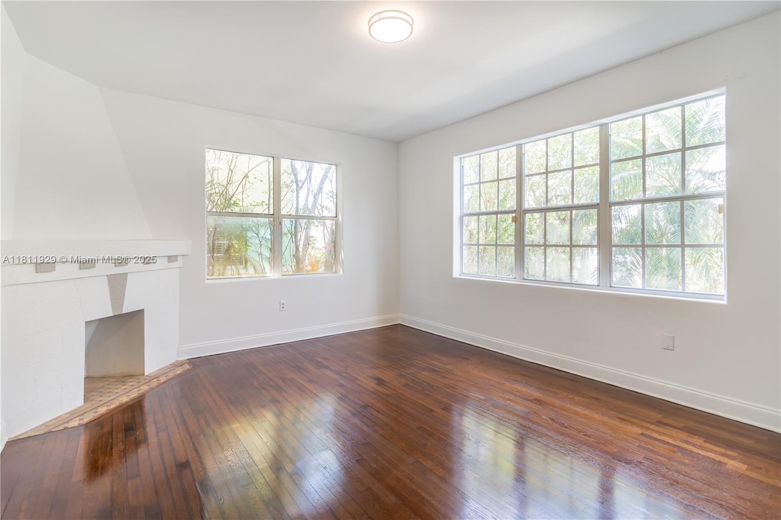 1027 Euclid Ave 1, Miami Beach, Miami-Dade County, Florida - 2 Bedrooms  
2 Bathrooms - 