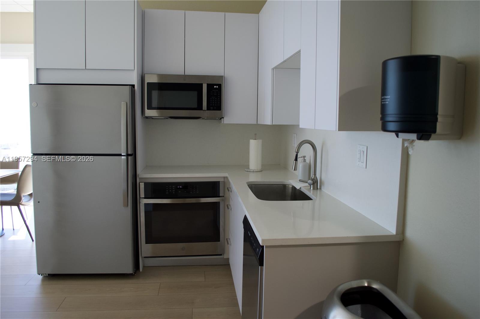 RENAISSANCE OF POMPANO BE - Residential Lease